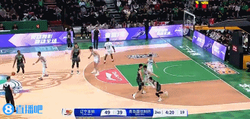 电光火石！鲍威尔生断弗格飞身救球 助攻段昂君快下暴扣